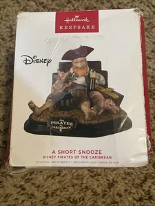 2022~Hallmark PIRATES of the CARIBBEAN A Short Snooze Lights & Sound - Picture 1 of 4