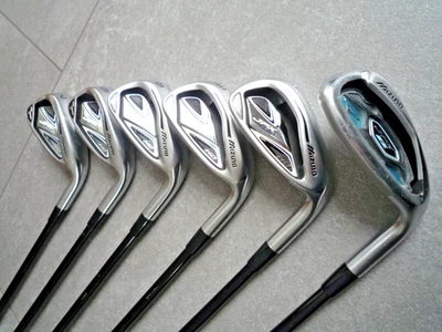 Damen Golfschläger Eisensatz Mizuno JPX800 mit L-Flex Graphitschäften, neuwertig - Bild 1 von 4