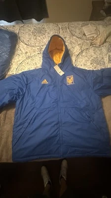 Tigres UANL Jersey Size Small ( Chqmarra De Invierno Doble Vista ) - Image 1 of 4