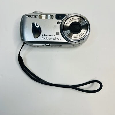 Sony Cyber-shot DSC-P73 Digital Still Camera Parts Only - Image 1 of 4