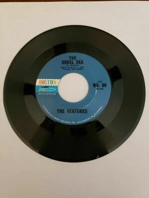 The Ventures - The Cruel Sea - Dolton (45RPM 7”Single)(J609)  Foto 1 de 2