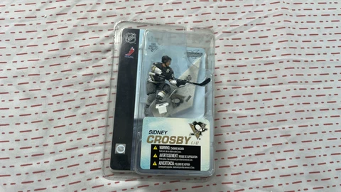 SIDNEY CROSBY McFarlane 3 Inch Mini Pittsburgh Penguins NIB Black jersey NEW Cover