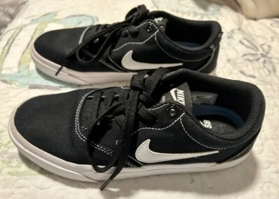 Zapatillas bajas Nike talla 6 SB lona costuras en contraste blanco y negro Foto 1 de 4