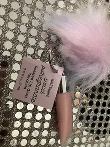 Ulta Sweet & Shimmer DULCE BRILLO LABIAL PERFUMADO GRANADA Y llavero rosa pom - Imagen 1 de 2