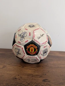 Signed Manchester United Ball 1998 - 1999 Team Trebble Winning Football Man U - Picture 1 of 6