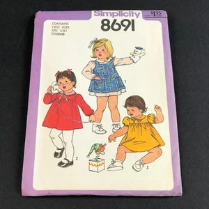 Simplicity Vintage Schnittmuster #8691 Kleinkinder Kleid A & Schürze Größen 1/2 & 1 - Bild 1 von 3