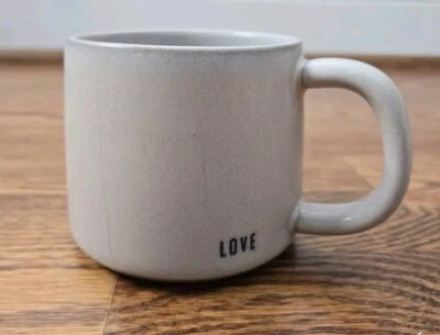 Taza Magnolia Hearth & Hand Taza de Café Amor Gres Rosa Corazón Día de San Valentín Foto 1 de 4