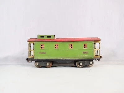 1927-41 VINTAGE PREWAR LIONEL STANDARD GAUGE #517 GREEN CABOOSE WITH RED ROOF - Image 1 of 4