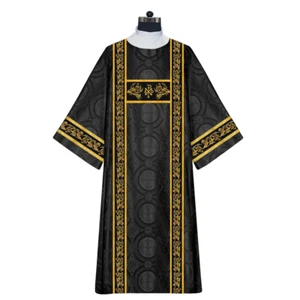 Traditional Deacon Dalmatic Adorned with Embroidered Trims - Picture 1 of 8