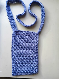 Gehäkelte Handytasche für Handys - Farbe Beere Frappe - Bild 1 von 2