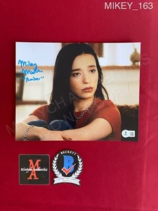Foto firmada autografiada por Mikey Madison de 8x10 Scream Amber Ghostface Beckett certificado de autenticidad - Imagen 1 de 1
