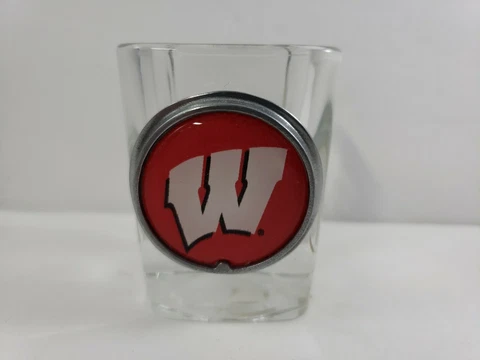 Wisconsin badgers 2 oz shot glass Cover