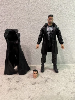 Marvel Legends Netflix Punisher John Bernthal with Comic headsculpt & Trenchcoat - Image 1 of 4