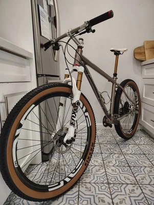 Custom Titanium 'Seven' Sola SLX Mountainbike Chris King SRAM XX1 Fox - Bild 1 von 4
