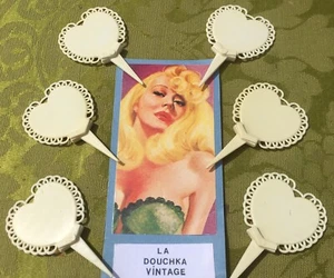 FRENCH 1920s FOOD/CUPCAKE PICK TAG TOPPER~HEART SHAPE & SCALLOPED TRIMS~LOT OF 6 - Picture 1 of 4