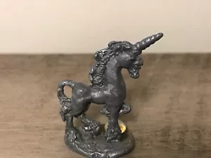 Piccolo unicorno in peltro vintage senza marchio - Foto 1 di 2
