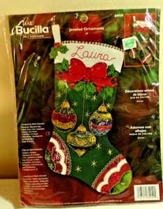 2003 KARIERTER BUCILLA VERSIEGELTER FILZ WEIHNACHTSSTRUMPF KIT JUWELENBESETZTE ORNAMENTE 18" USA - Bild 1 von 3