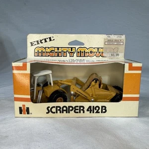 Ertl 1855 1:64 Mighty Movers IH Scraper 412B Neu in Box Die-Cast Metal - Bild 1 von 8