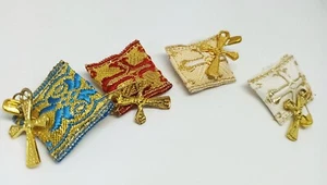 baby fabric favors with golden cross, set of 4 Christian amulets, Greek fylakto - Picture 1 of 12