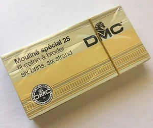 Vintage DMC 24 Skeins Box Mouline Special 25 Thread Floss 3046 Med Yellow Beige - Picture 1 of 4