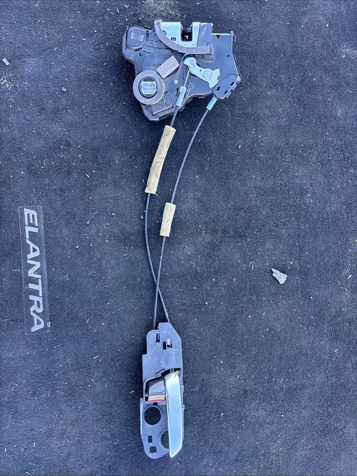 Actuador de pestillo de cerradura de puerta delantera derecha ACURA RDX 2013-2018 y manija interior OEM Foto 1 de 4