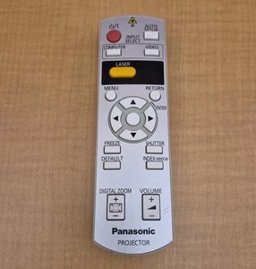 Mando a distancia para proyector Panasonic N2QAYB000154 (probado) - Imagen 1 de 3