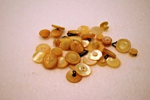 Antique Tiny Carved Mother Of Pearl Buttons Set Of 33 Pc Lot Perfect For Dolls - Picture 1 of 4