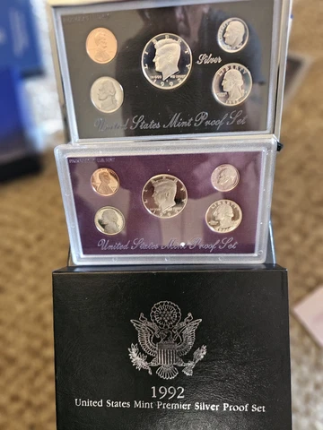 1992 US MINT PREMIER SILVER PROOF SET, VELVET BLACK DISPLAY BOX And A Bonus 1992 Cover