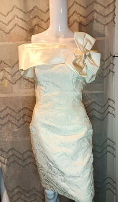 Beautiful Vintage Size 5/5 Roberta White Dress/ Wedding/Prom/Special Event Dress - Image 1 of 4