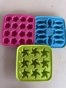 3 IKEA Silicone Flexible Rubber Ice Cube Tray Blue Fish/Pink flowers /Green star - Picture 1 of 2