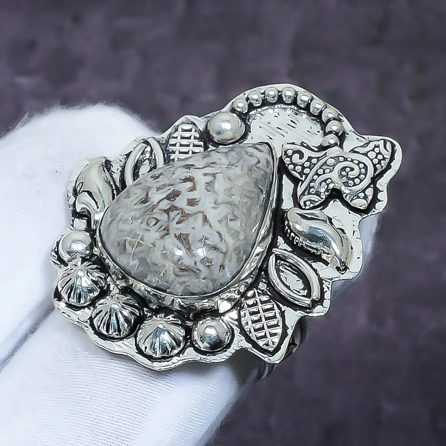 Anillo de joyería de plata de ley 925 hecho a mano con piedras preciosas de coral Stingrey talla 8,5 T824 Foto 1 de 3