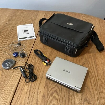 Piezas ~Polaroid PDV-0701A Reproductor de DVD Portátil 7" Cargador/Cables/Estuche de Transporte para Coche Foto 1 de 4