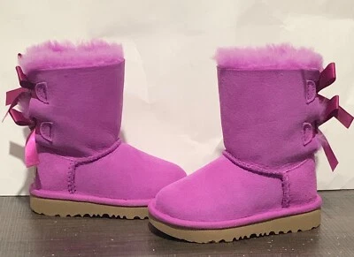 UGG Bailey Bow II 学步儿童女孩羊皮靴美国尺码 7 紫色红宝石色 — 第 1/4 张图片