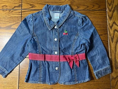 Chaqueta de mezclilla acanalada Gymboree Cherry Pie con lazo usada en excelente estado niñas talla 4 Foto 1 de 3