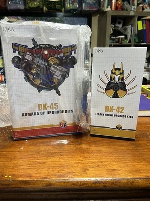 2 Transformers Armada Optimus Prime Complete Legacy Evolution & Legacy Prowl - Image 1 of 4