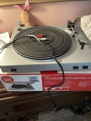 ION USB TURNTABLE / VINYL ARCHIVER WITH LINE INPUT - TTUSB05XL MEDIA CONVERTER - Image 1 of 4