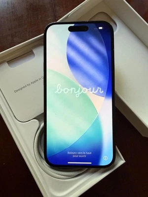 Apple iPhone 15 - 256Go - Noir - Photo 1/4