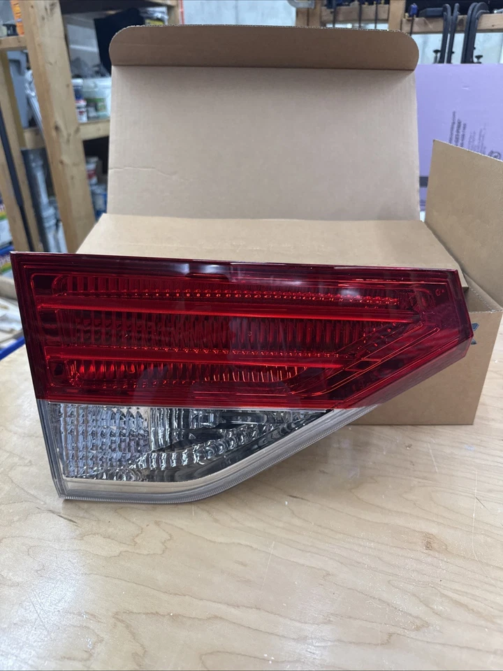 LUZ TRASERA HONDA ODYSSEY PASAJERO DERECHO 2014 2015 2016 2017 OEM Foto 1 de 1