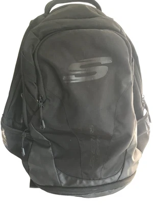 Mochila deportiva Skechers, negra, talla única.  2 portabotellas de agua. 3 compartimentos Foto 1 de 4