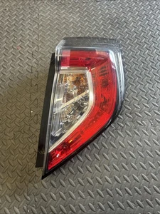 HONDA CIVIC MK10 HATCHBACK FANALE POSTERIORE DESTRO LATO GUIDA OFFSIDE 2017 - Foto 1 di 9