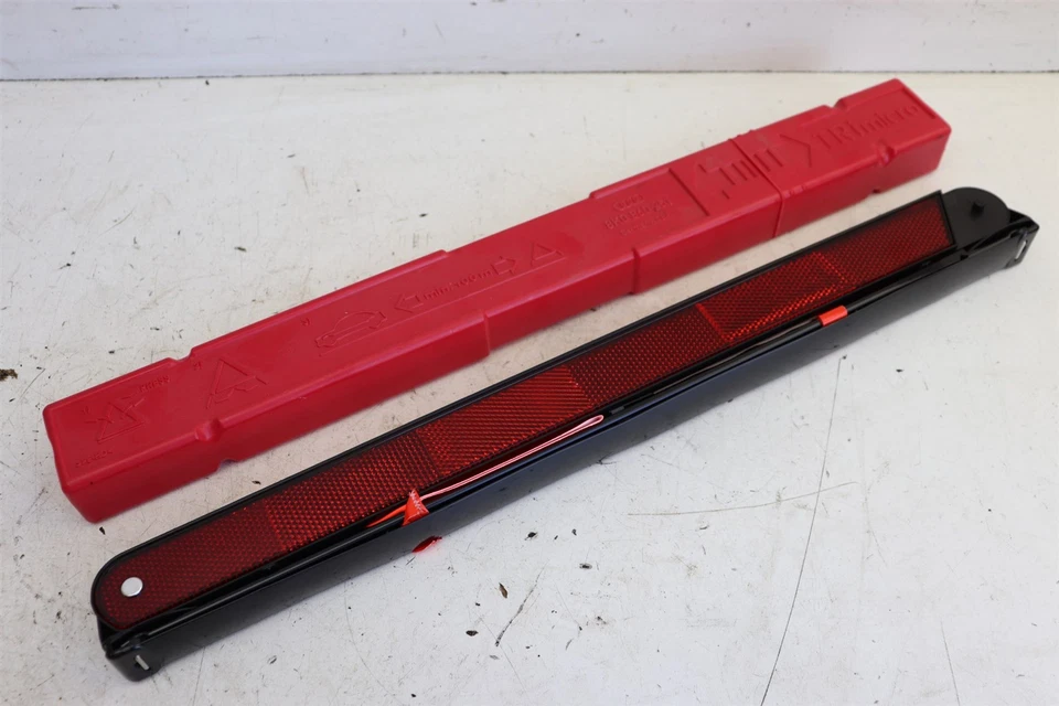 Bentley Continental GT V8 2016 Emergency Hazard Warning Triangle 8K0860251 J248 - Image 1 of 1