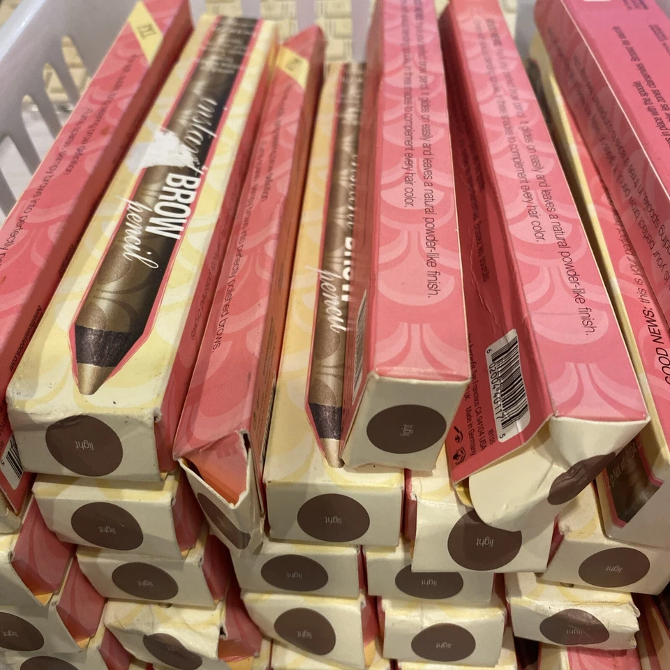 2 * NUEVO EN CAJA BENEFICIO Lápiz de cejas instantáneo LUZ 1,2 g / 0,04 oz - perfecto en caja Foto 1 de 1