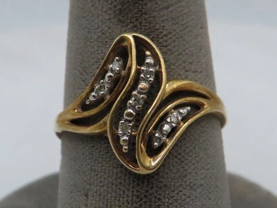 DELICADO ANILLO ORO AMARILLO 10k con 7 DIAMANTES - TALLA 10.25* Foto 1 de 4