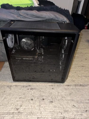 PC para juegos de escritorio de alto rendimiento Foto 1 de 4