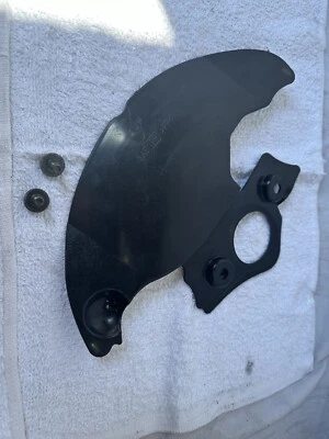 01 02 2002 SUZUKI GSXR 1000 GSXR1000 HORQUILLA INFERIOR TRIPLE ÁRBOL MOLDURA DE PLÁSTICO 2001 Foto 1 de 4