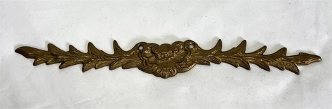 Antique Brass Pediment Center Mount Garland Cover