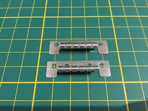 Lot deux supports gris pièce console de jeux Nintendo Game cube DOL-001 #A58 - Foto 1 di 2