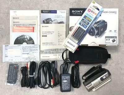 Videocamera Handycam Sony HDR-CX560V come nuova argento testata con scatola - Immagine 1 di 4