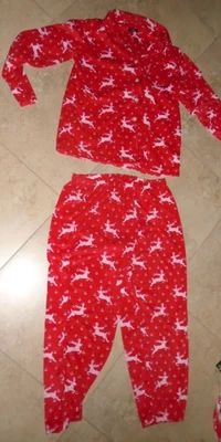 Soft Fleece 2 Pc Reindeer Pajama Set Ladies M Medium - Image 1 of 2
