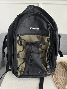 Canon 200EG Deluxe Camera Backpack Hiking Bag Olive Black Dividers Photographers - Picture 1 of 12